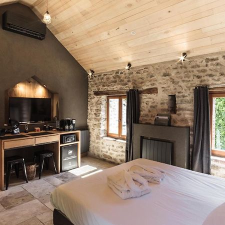 Le Domaine Des Pres Verts Suites & Chambres Avec Jacuzzi Privatif Jouey Exterior photo