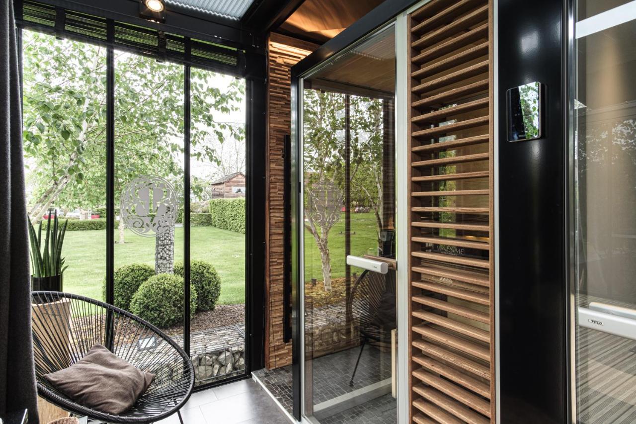 Le Domaine Des Pres Verts Suites & Chambres Avec Jacuzzi Privatif Jouey Exterior photo