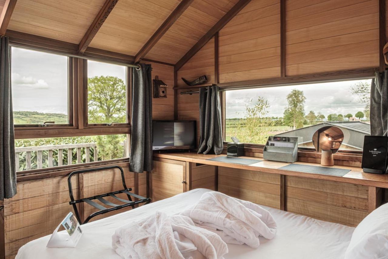 Le Domaine Des Pres Verts Suites & Chambres Avec Jacuzzi Privatif Jouey Room photo