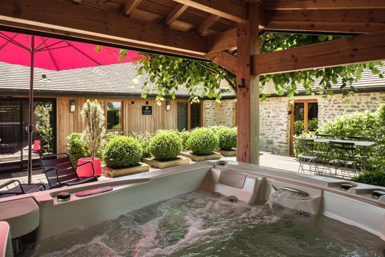Le Domaine Des Pres Verts Suites & Chambres Avec Jacuzzi Privatif Jouey Exterior photo