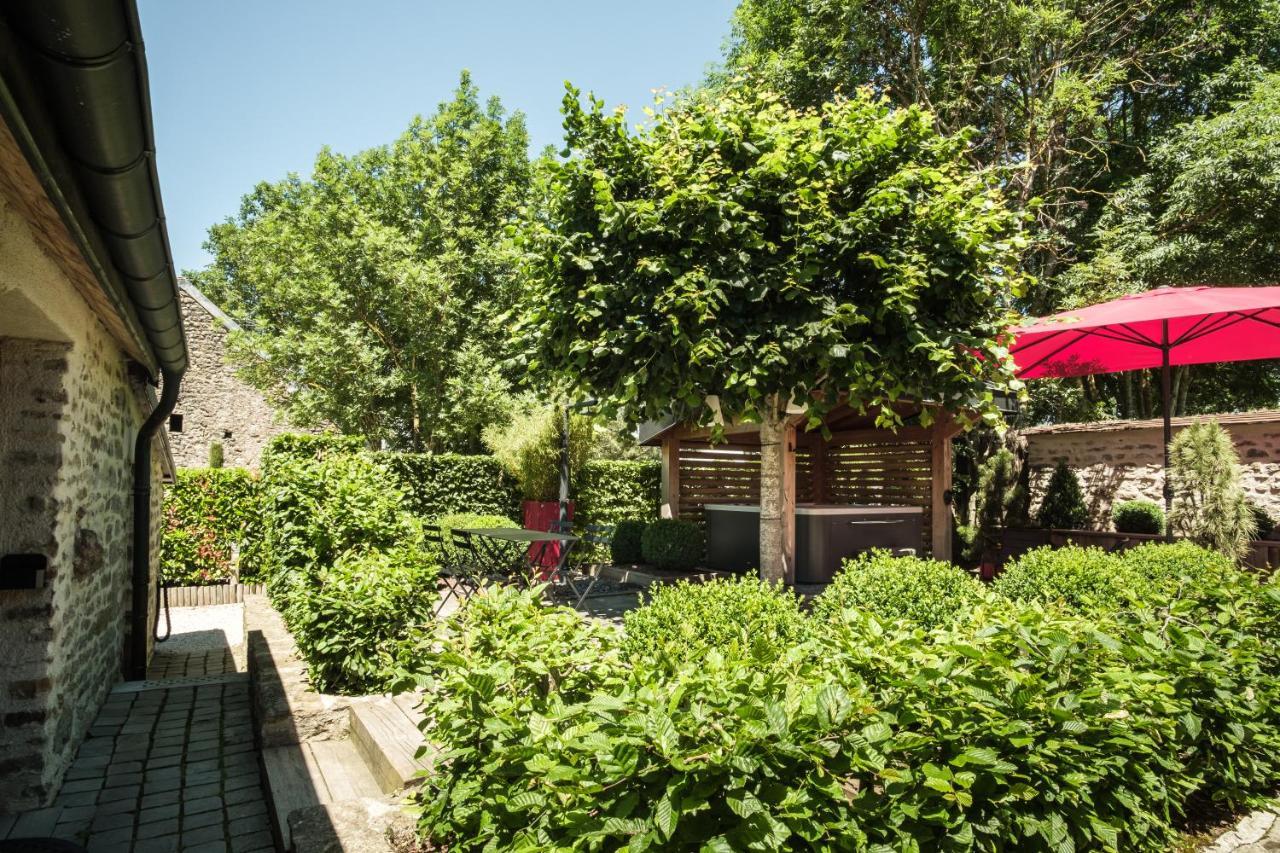 Le Domaine Des Pres Verts Suites & Chambres Avec Jacuzzi Privatif Jouey Exterior photo