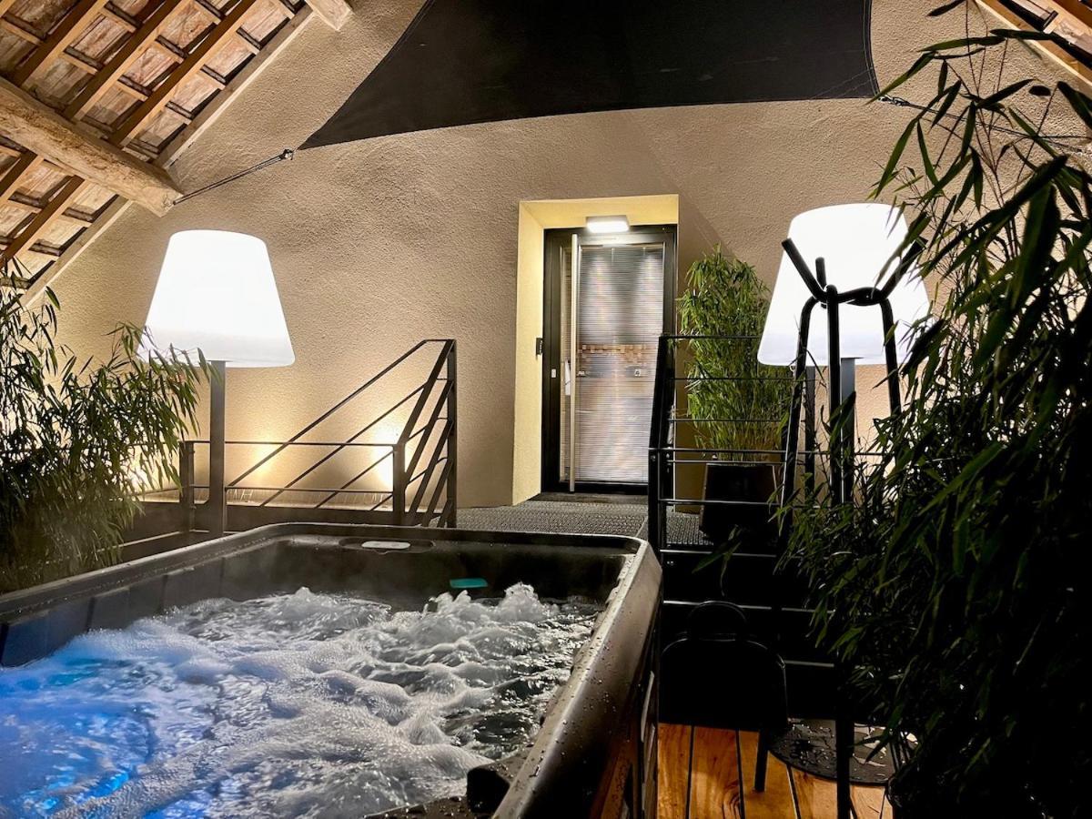 Le Domaine Des Pres Verts Suites & Chambres Avec Jacuzzi Privatif Jouey Exterior photo