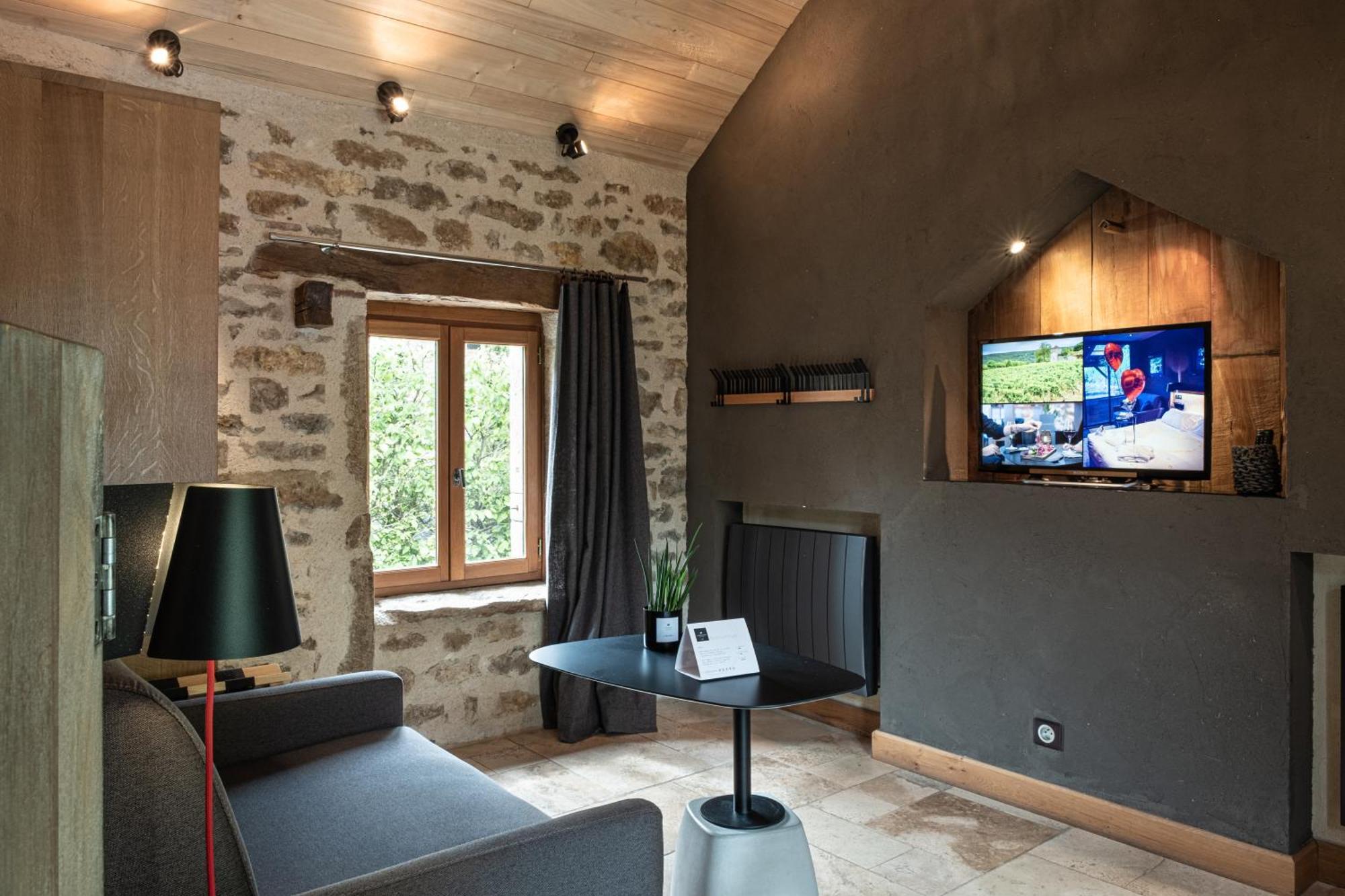 Le Domaine Des Pres Verts Suites & Chambres Avec Jacuzzi Privatif Jouey Room photo